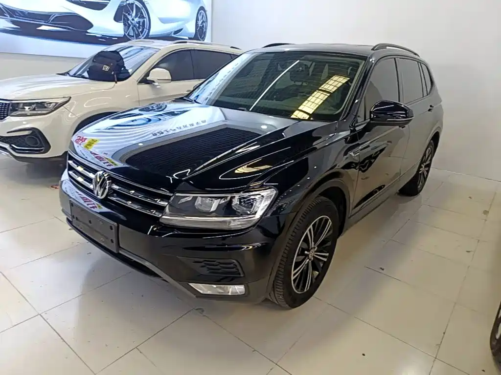 Volkswagen Tiguan L — фото 2