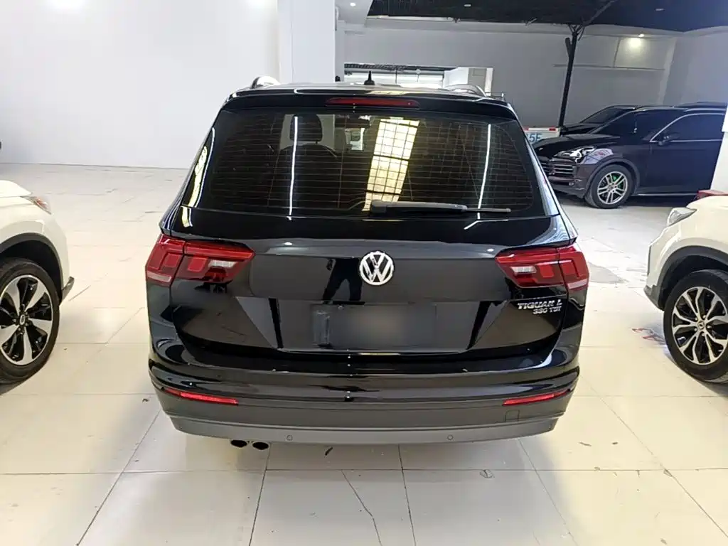 Volkswagen Tiguan L — фото 6