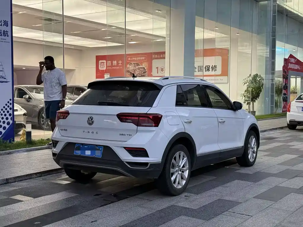 Volkswagen T-Roc — фото 4