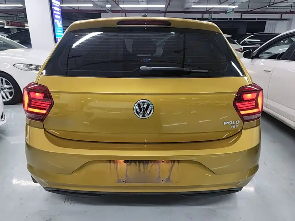 Volkswagen Polo — фото 6
