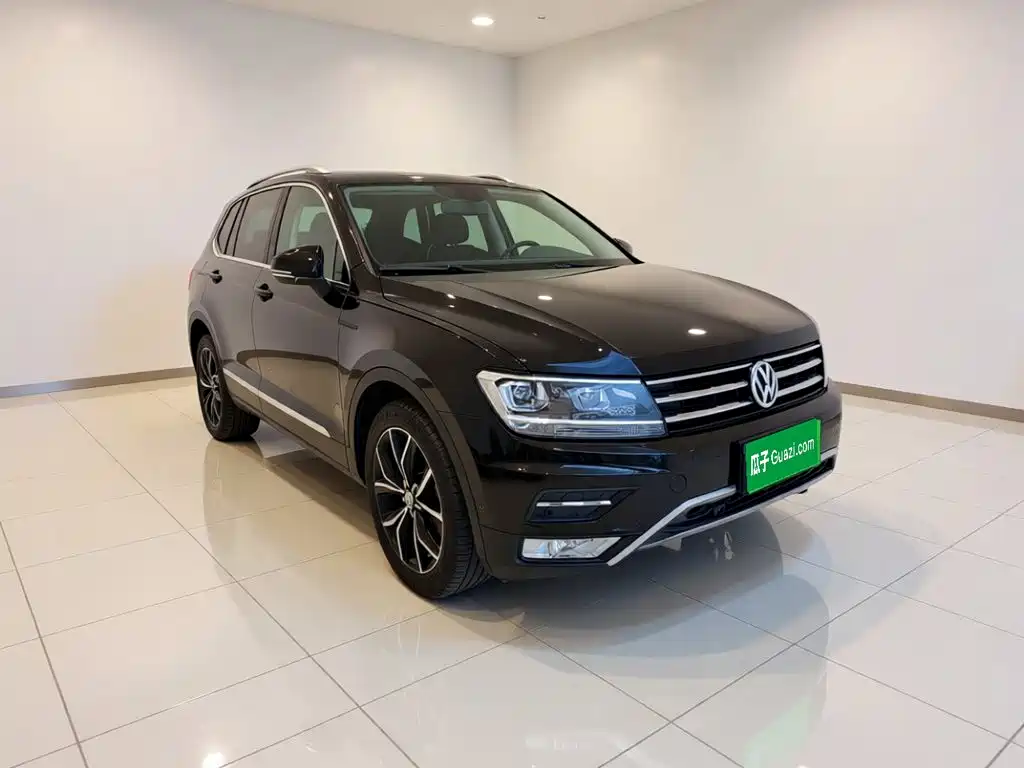 Volkswagen Tiguan L — фото 3