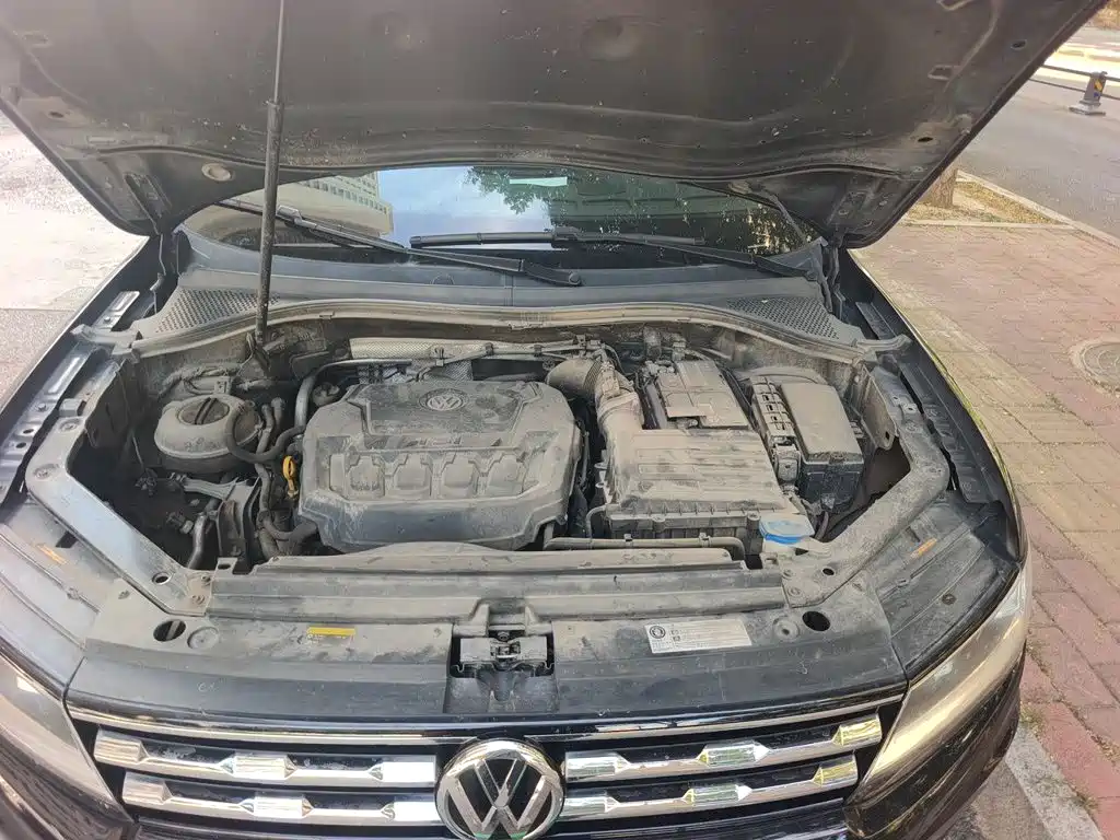 Volkswagen Tiguan L — фото 21