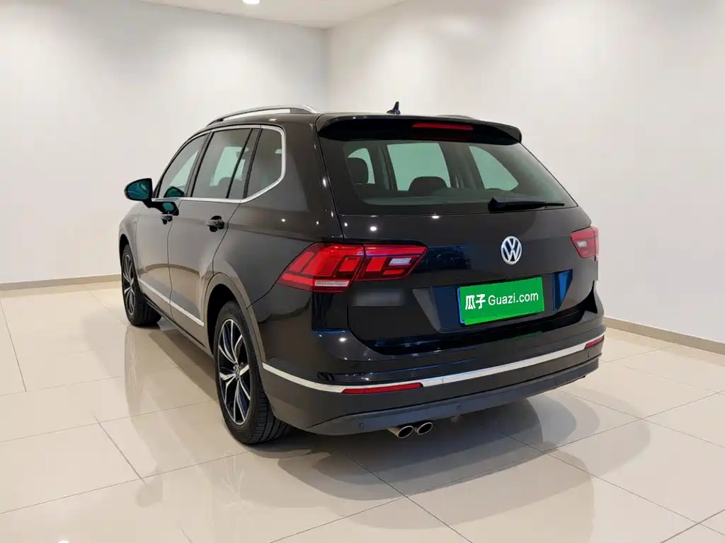 Volkswagen Tiguan L — фото 4