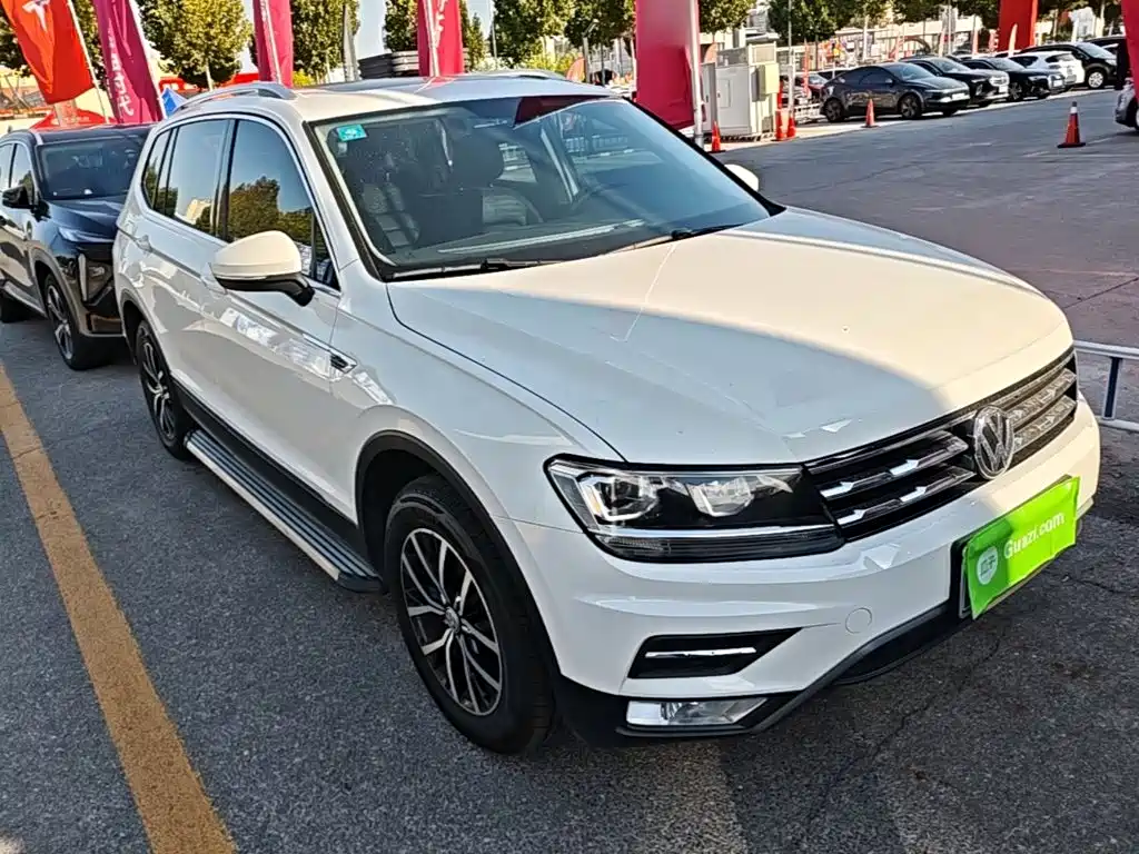 Volkswagen Tiguan L — фото 4