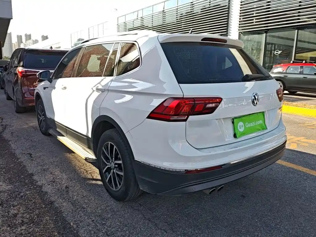 Volkswagen Tiguan L — фото 5
