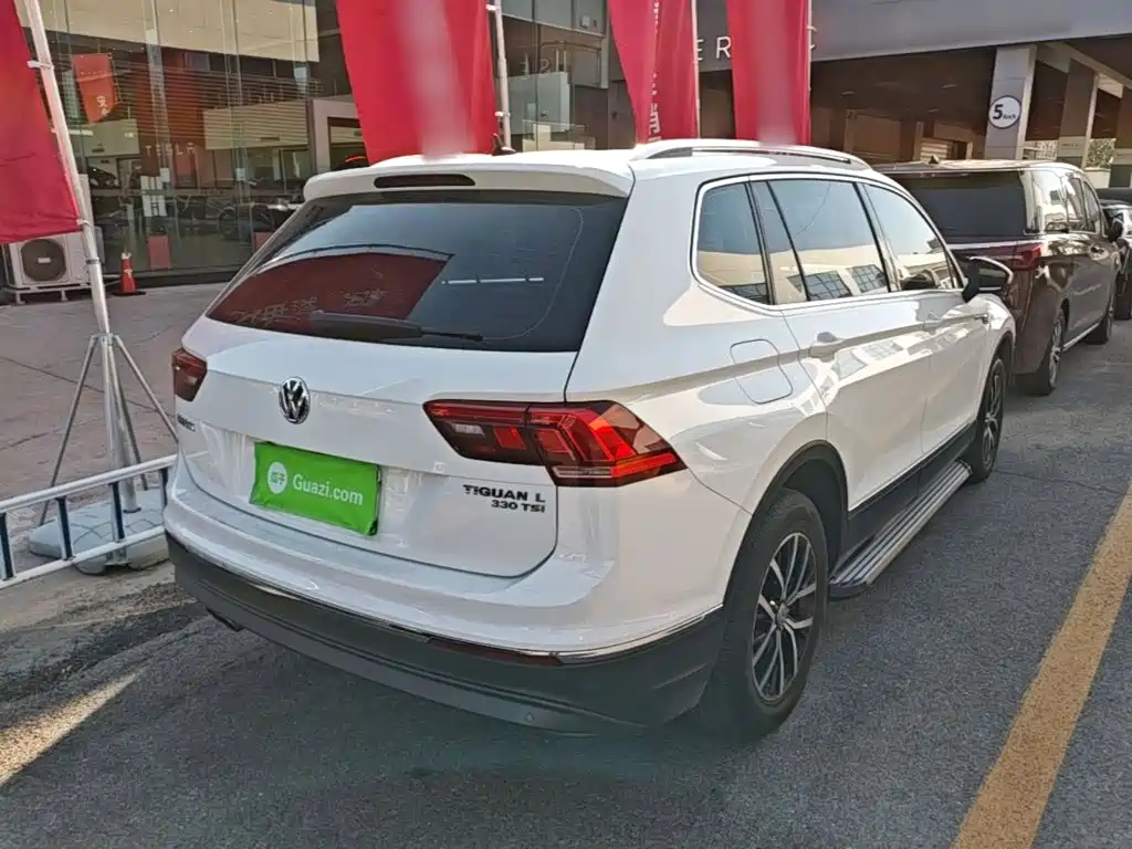 Volkswagen Tiguan L — фото 7