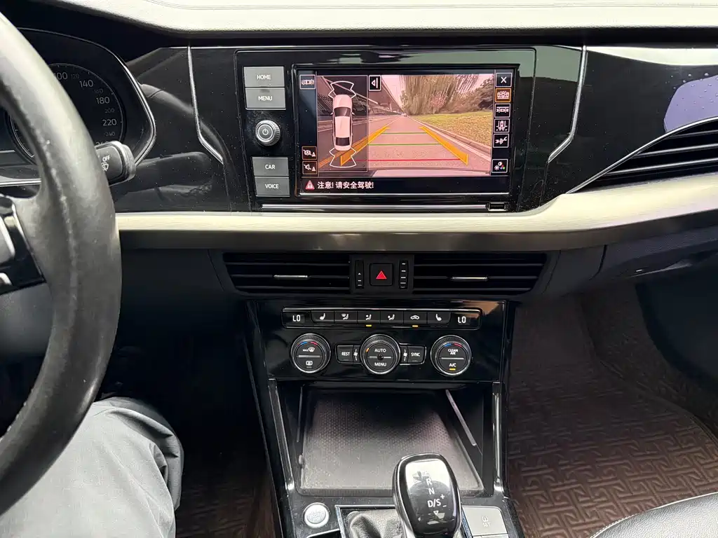 Volkswagen Passat — фото 17