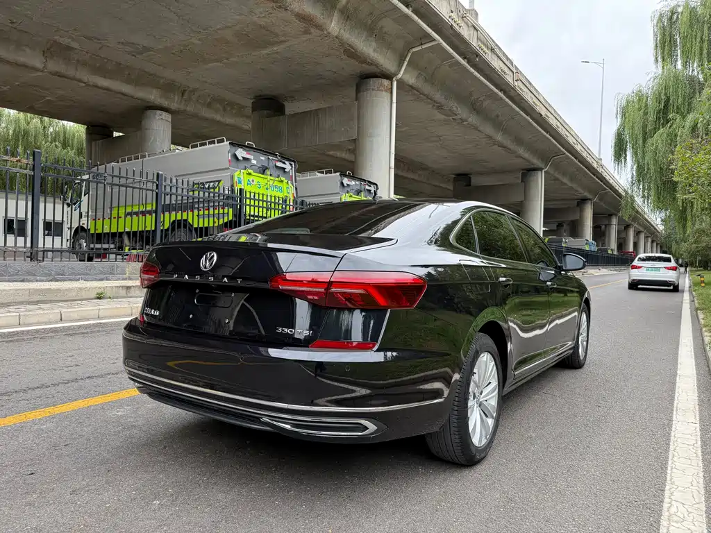 Volkswagen Passat — фото 5