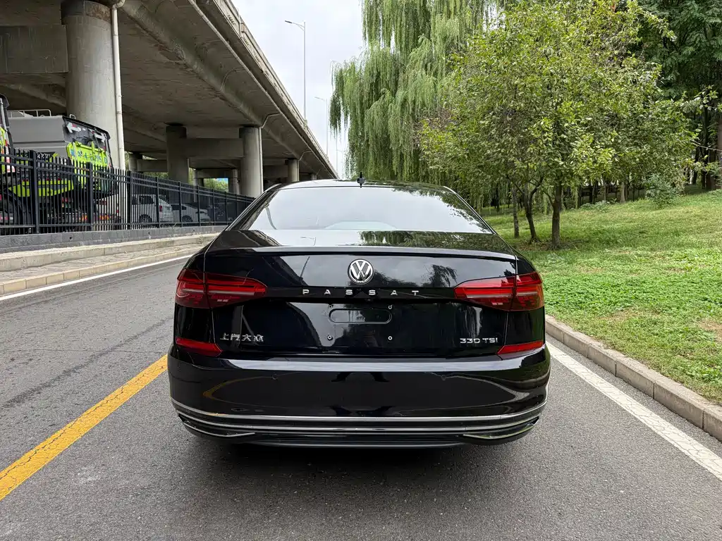 Volkswagen Passat — фото 6