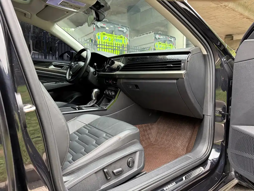 Volkswagen Passat — фото 9