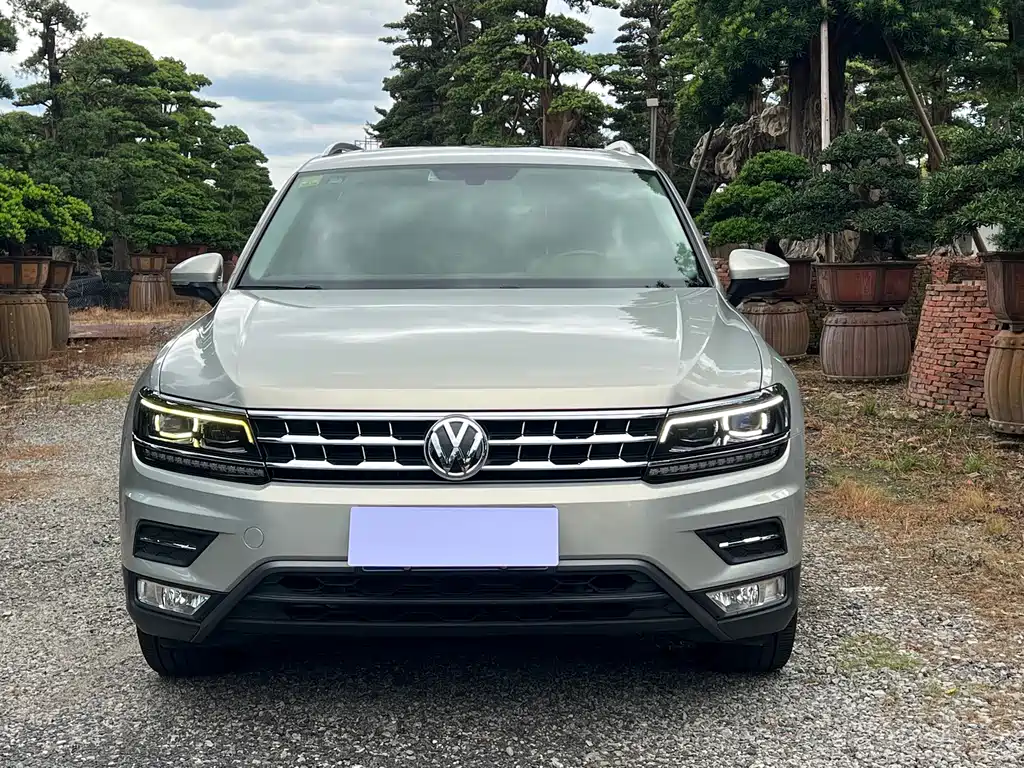 Volkswagen Tiguan L — фото 2