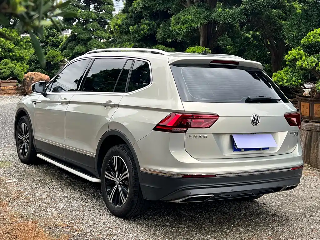 Volkswagen Tiguan L — фото 4
