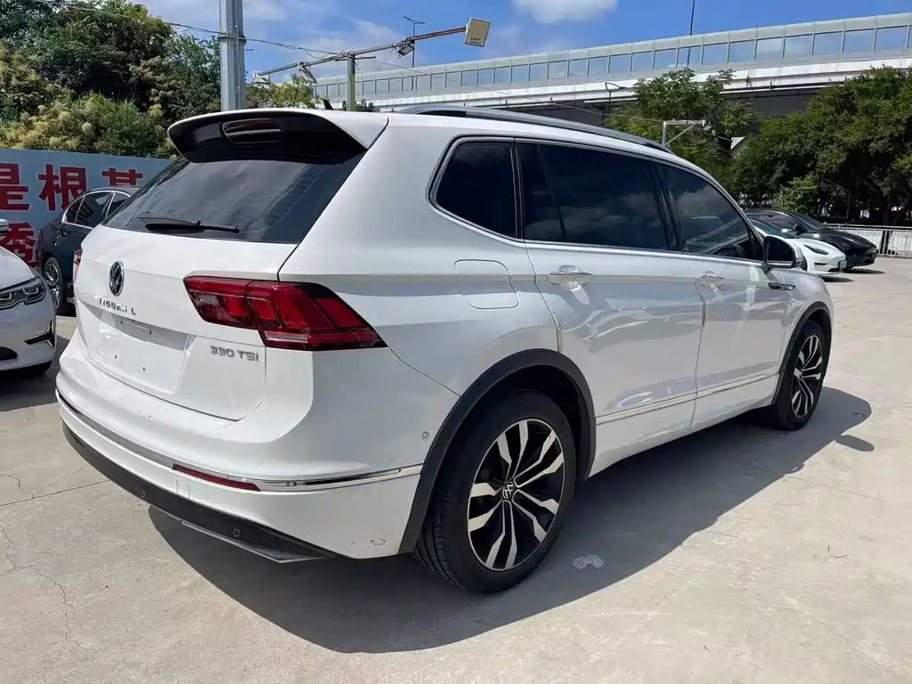 Volkswagen Tiguan L — фото 5
