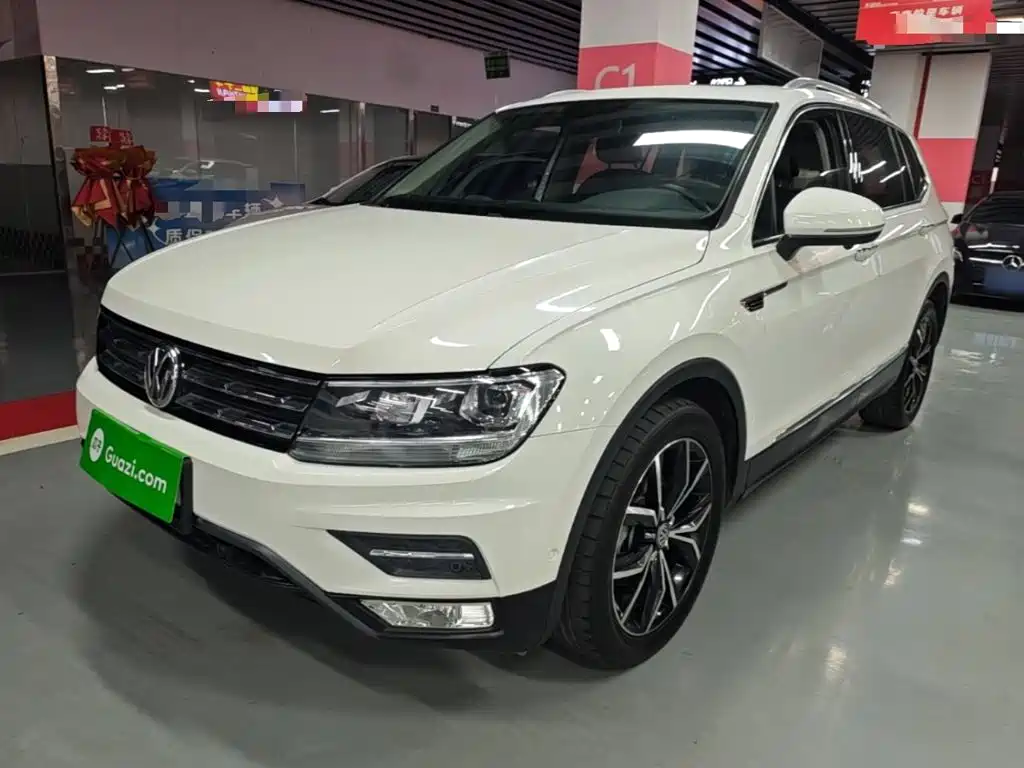 Volkswagen Tiguan L — фото 2
