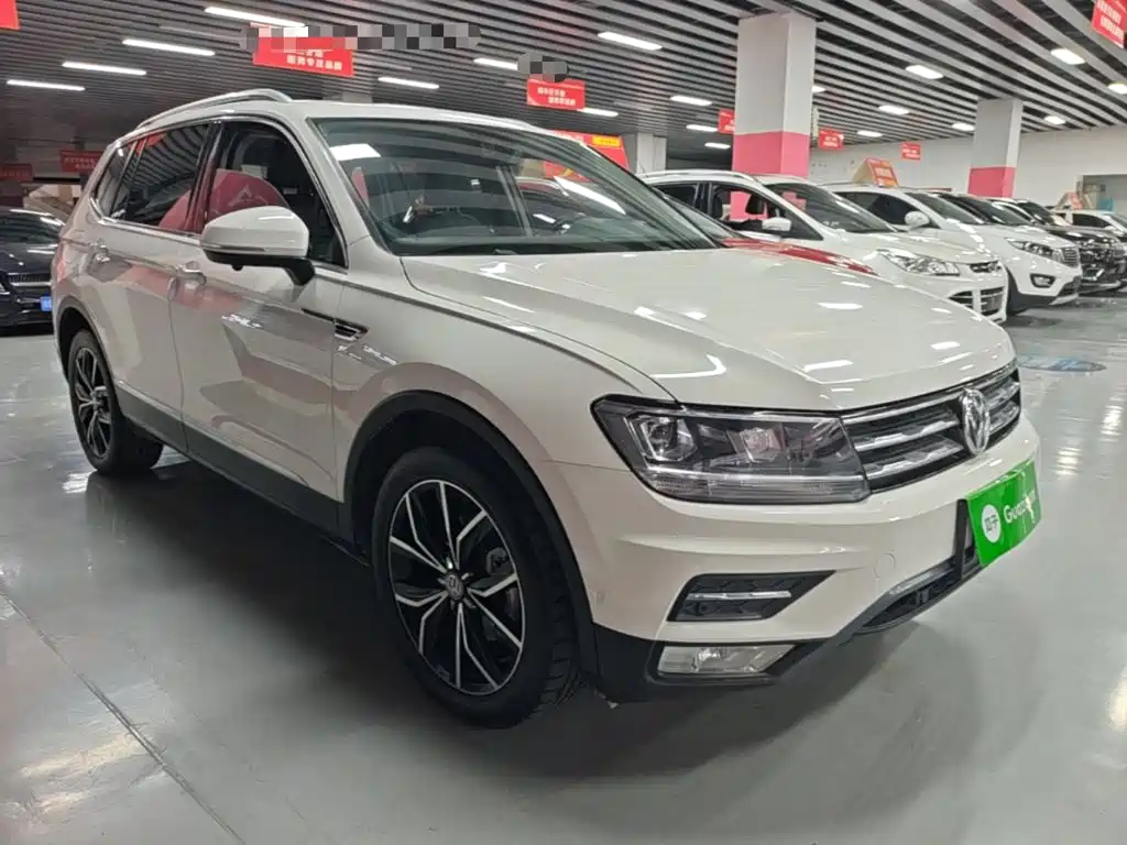 Volkswagen Tiguan L — фото 4