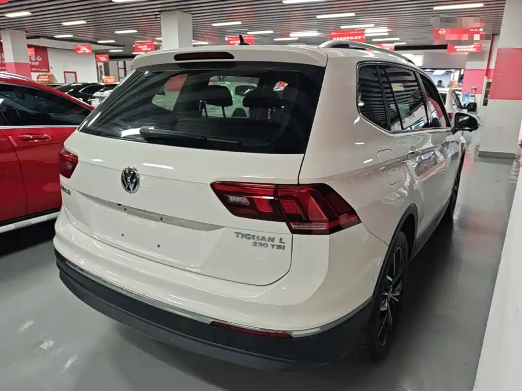 Volkswagen Tiguan L — фото 7