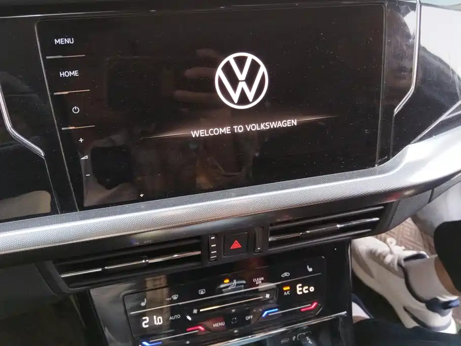Volkswagen Passat PHEV — фото 13