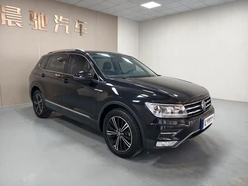 Volkswagen Tiguan L — фото 3