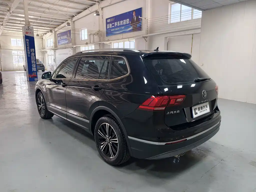 Volkswagen Tiguan L — фото 6