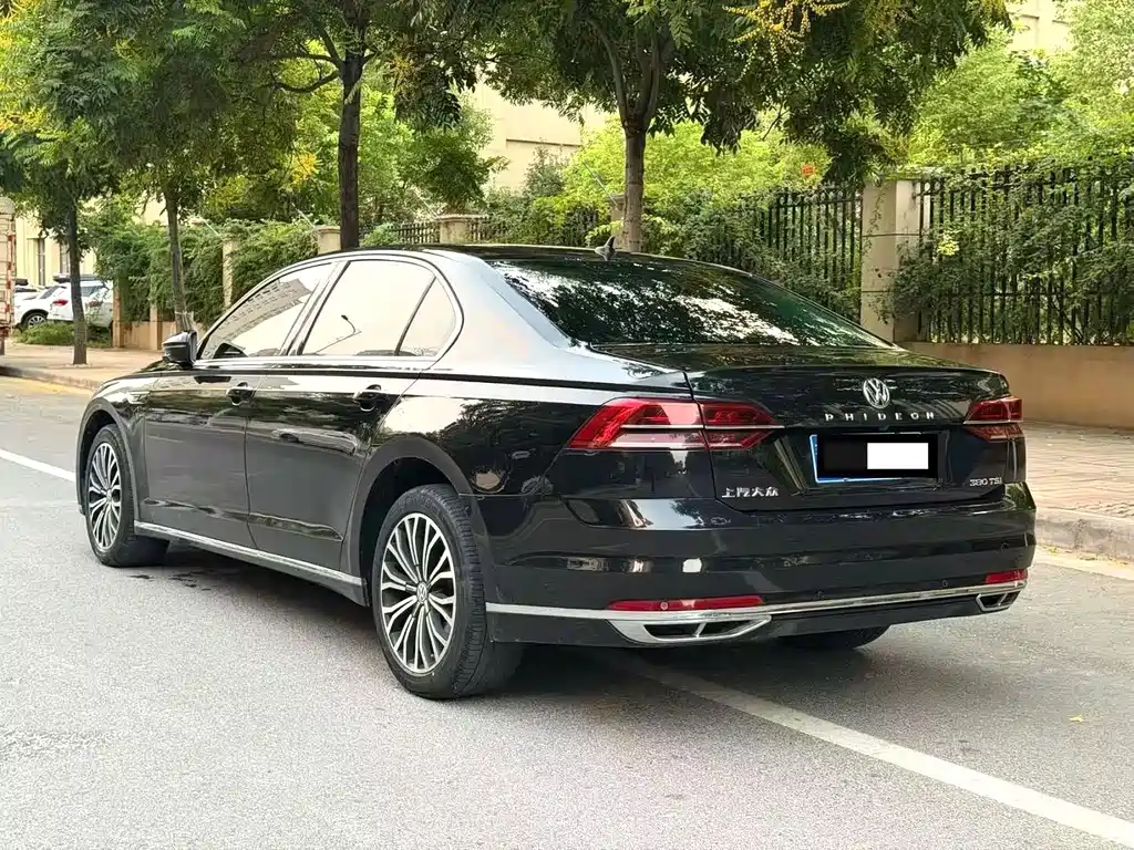 Volkswagen Phideon — фото 7