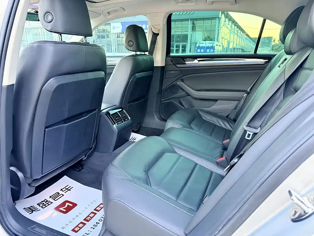 Volkswagen Phideon — фото 6