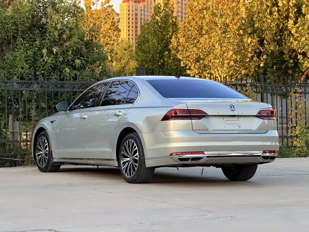 Volkswagen Phideon — фото 7