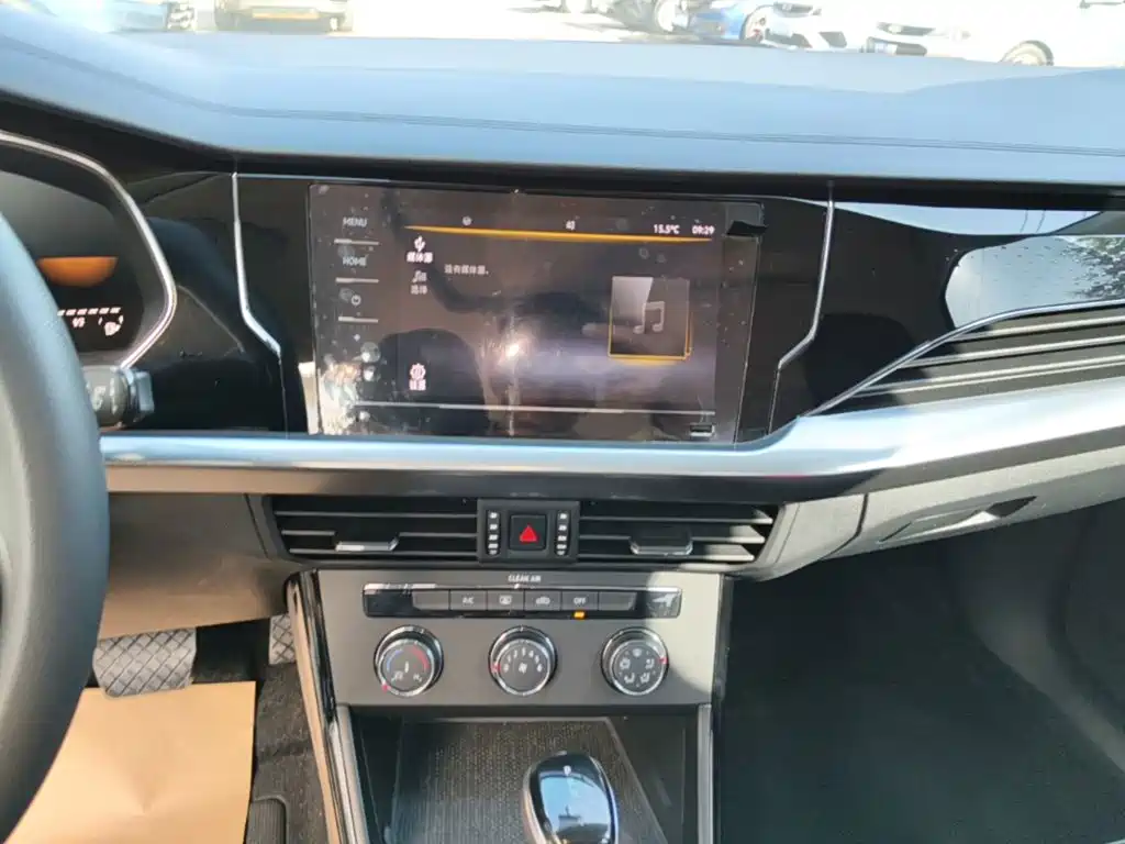 Volkswagen Passat — фото 13