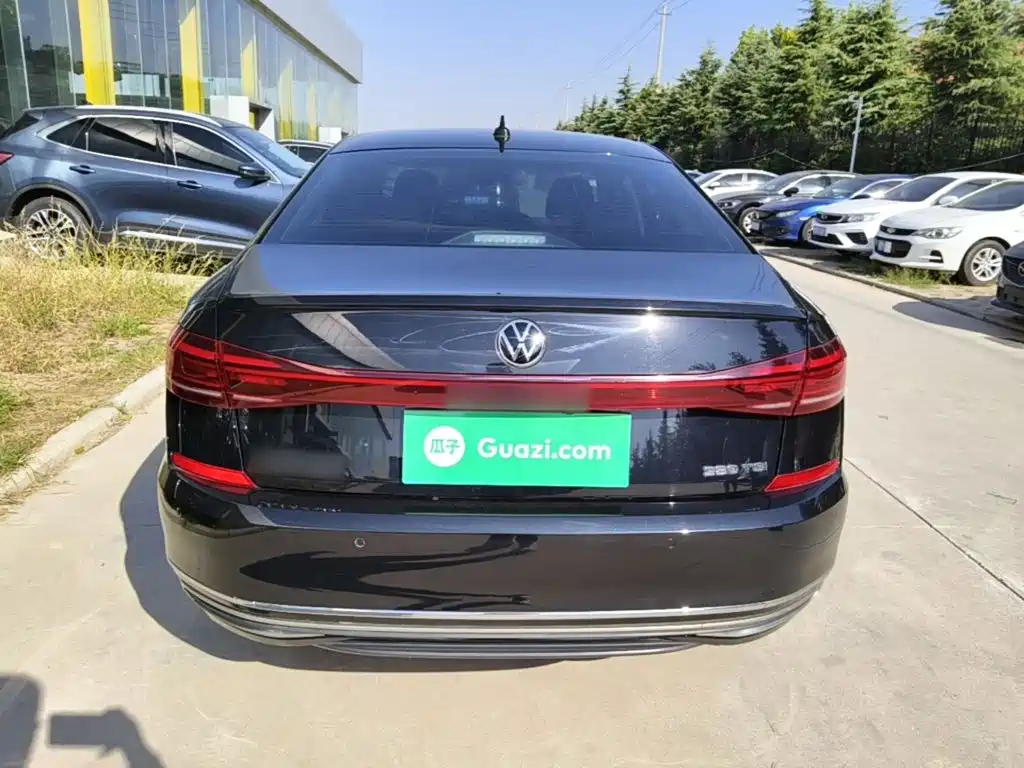 Volkswagen Passat — фото 6