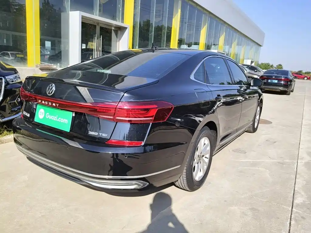 Volkswagen Passat — фото 7