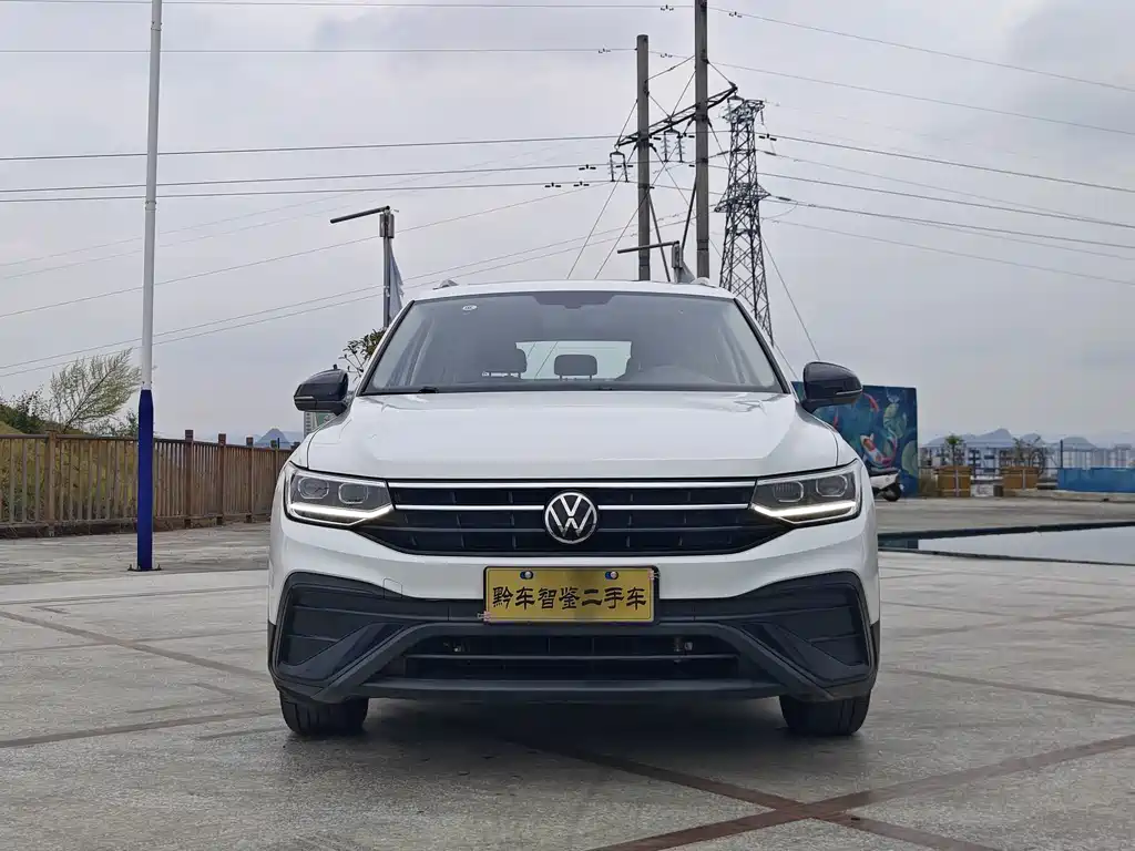Volkswagen Tiguan L — фото 2