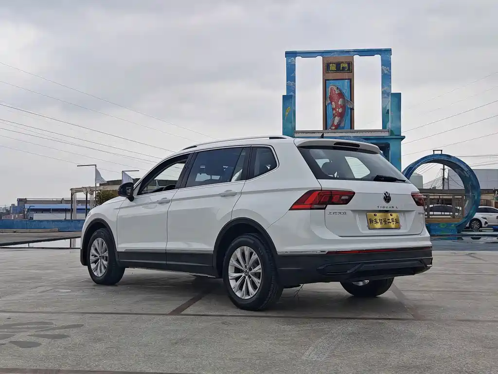 Volkswagen Tiguan L — фото 4
