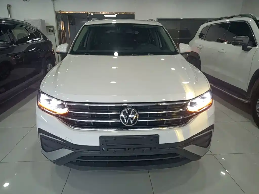 Volkswagen Tiguan L — фото 3