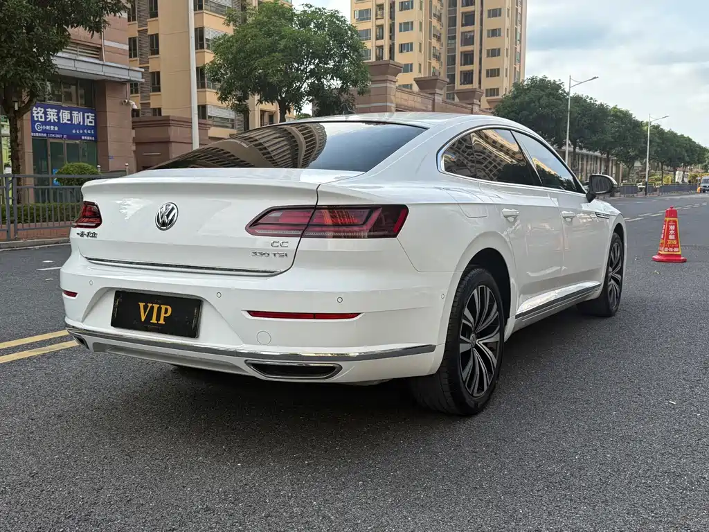 Volkswagen CC — фото 6