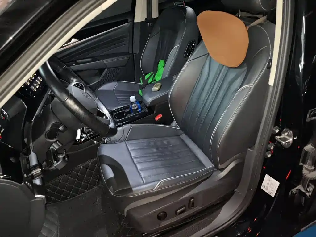 Volkswagen Passat — фото 11
