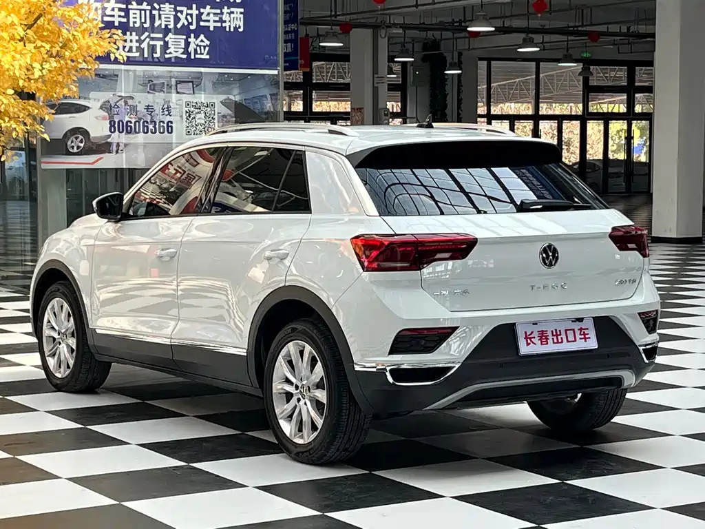 Volkswagen T-Roc — фото 4