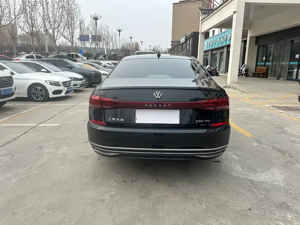 Volkswagen Passat — фото 8