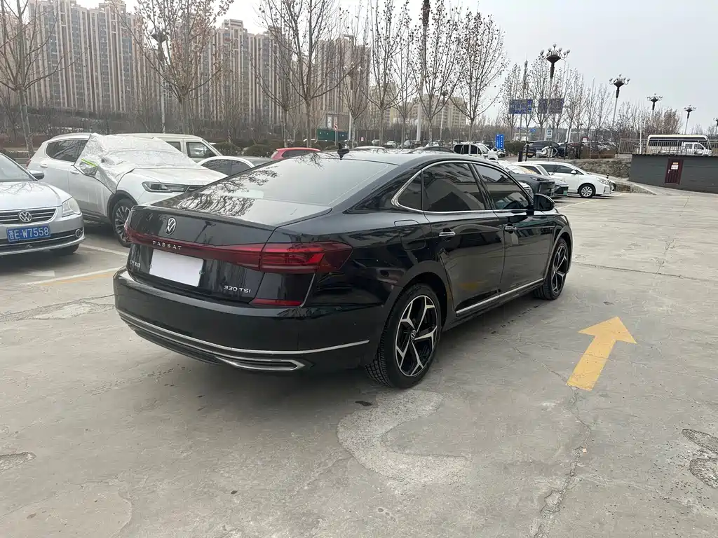Volkswagen Passat — фото 9