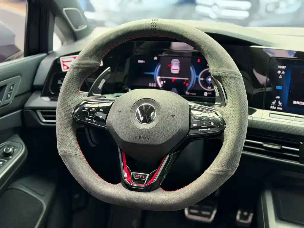 Volkswagen Golf GTI — фото 2