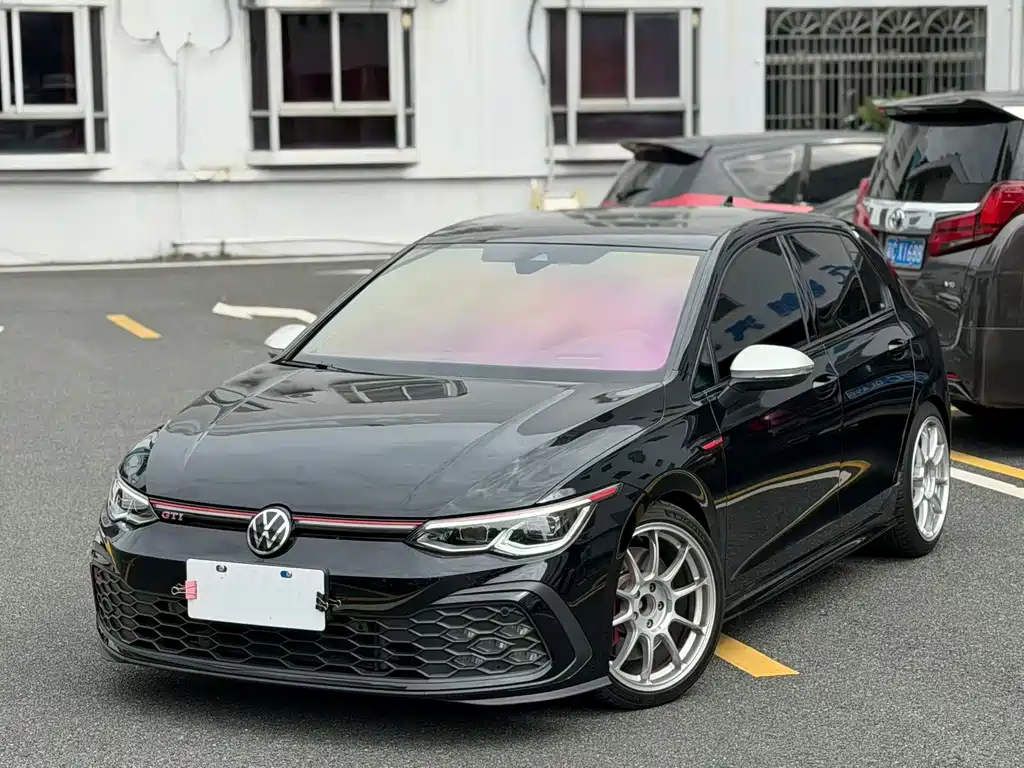 Volkswagen Golf GTI — фото 7