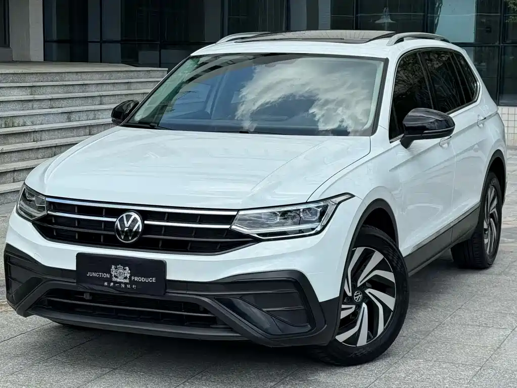 Volkswagen Tiguan L — фото 3