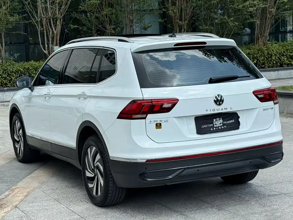 Volkswagen Tiguan L — фото 4