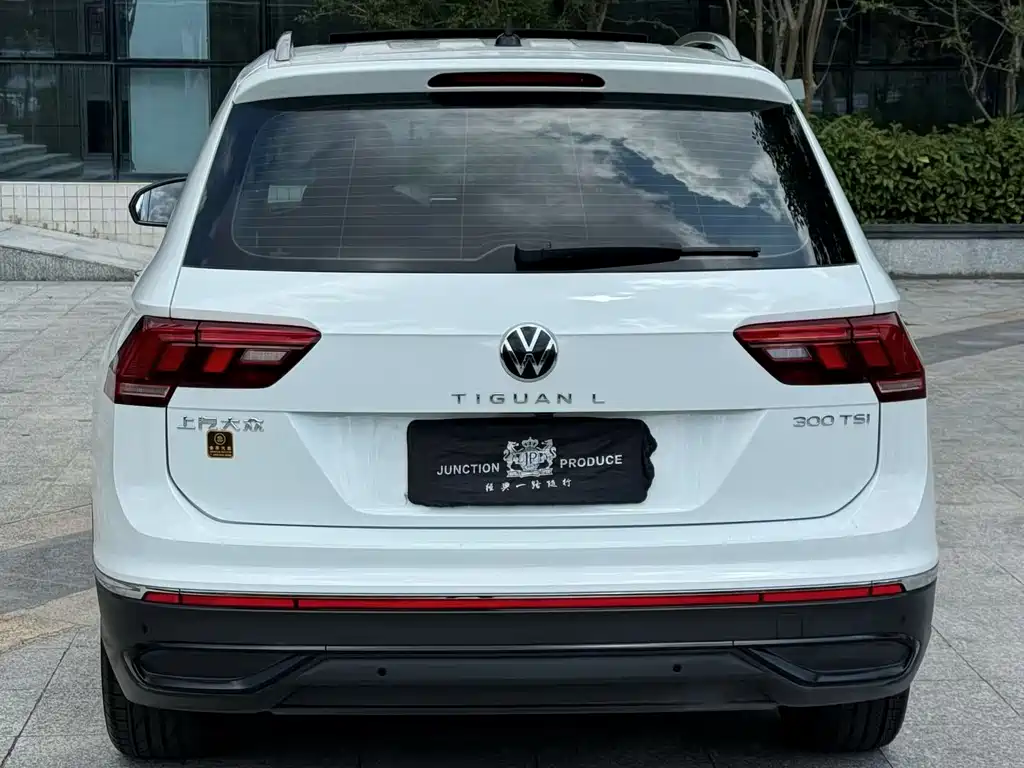 Volkswagen Tiguan L — фото 5