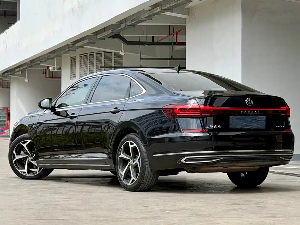 Volkswagen Passat — фото 4