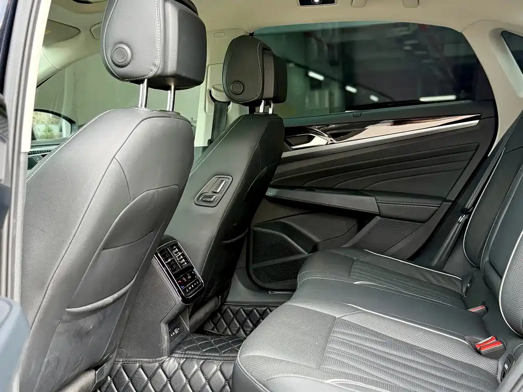 Volkswagen Passat — фото 8