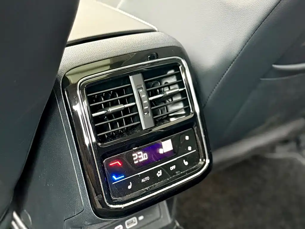 Volkswagen Passat — фото 9