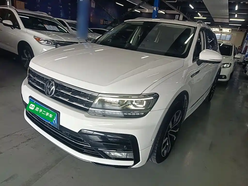 Volkswagen Tiguan L — фото 2