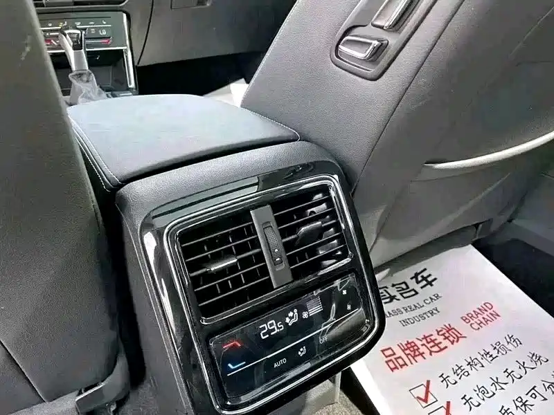 Volkswagen Passat — фото 6