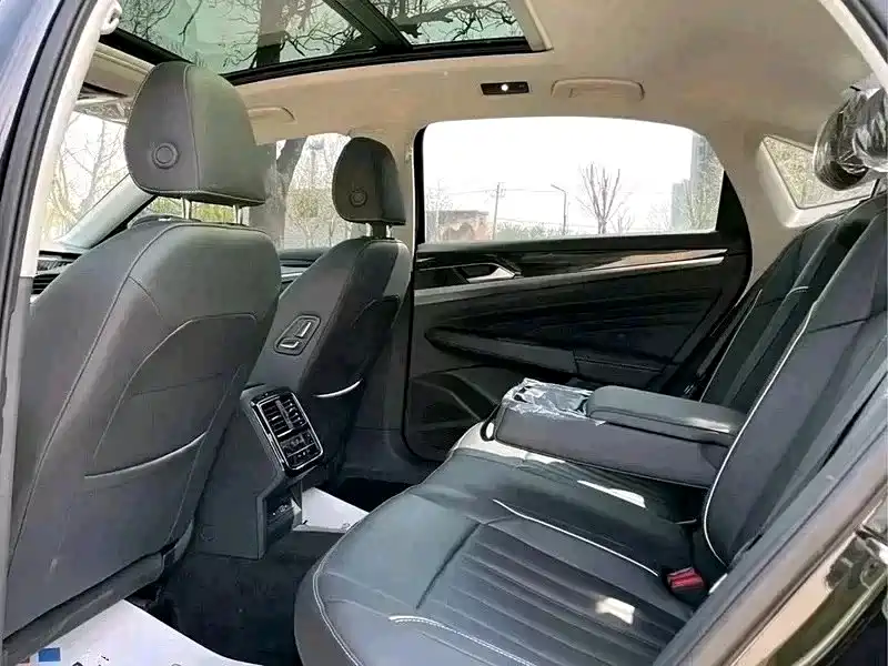 Volkswagen Passat — фото 7