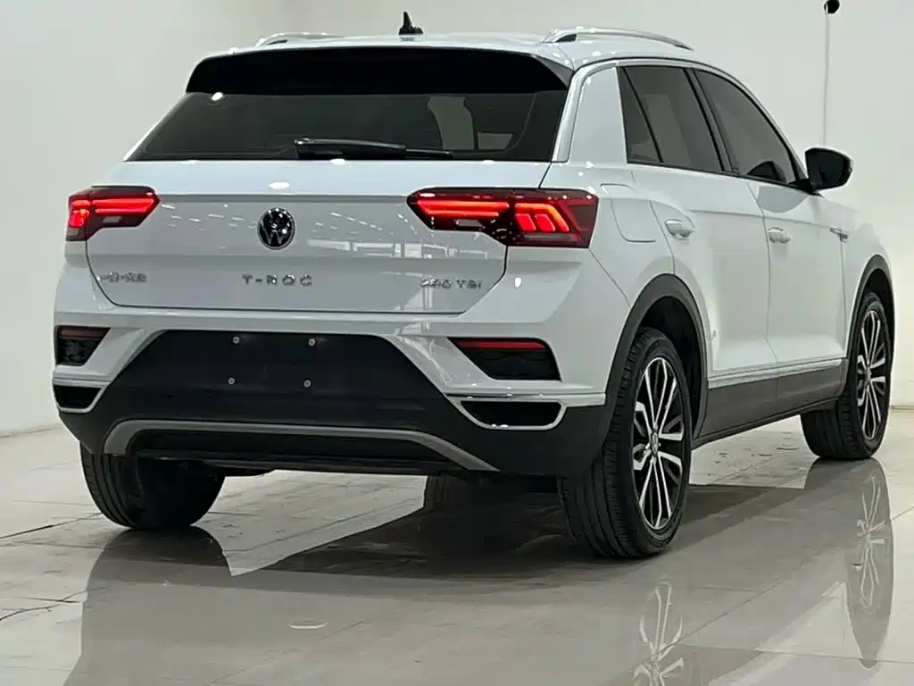 Volkswagen T-Roc — фото 7