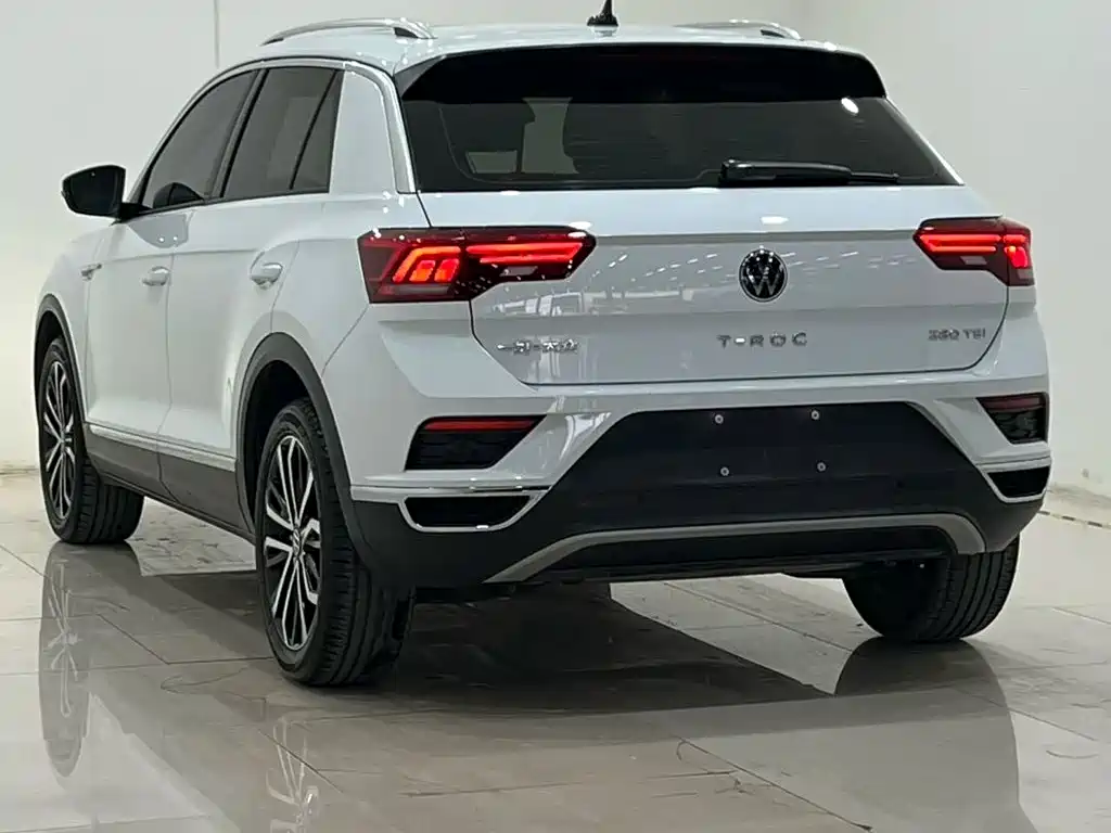 Volkswagen T-Roc — фото 9